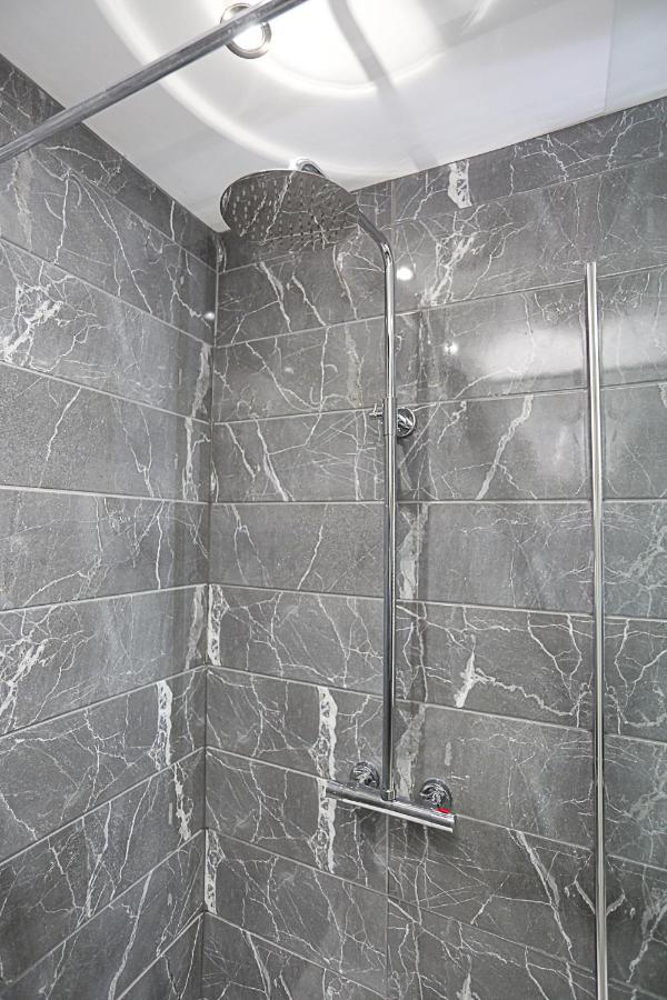 No1 Luxury Service Apartments เบลฟาสต์ ภายนอก รูปภาพ