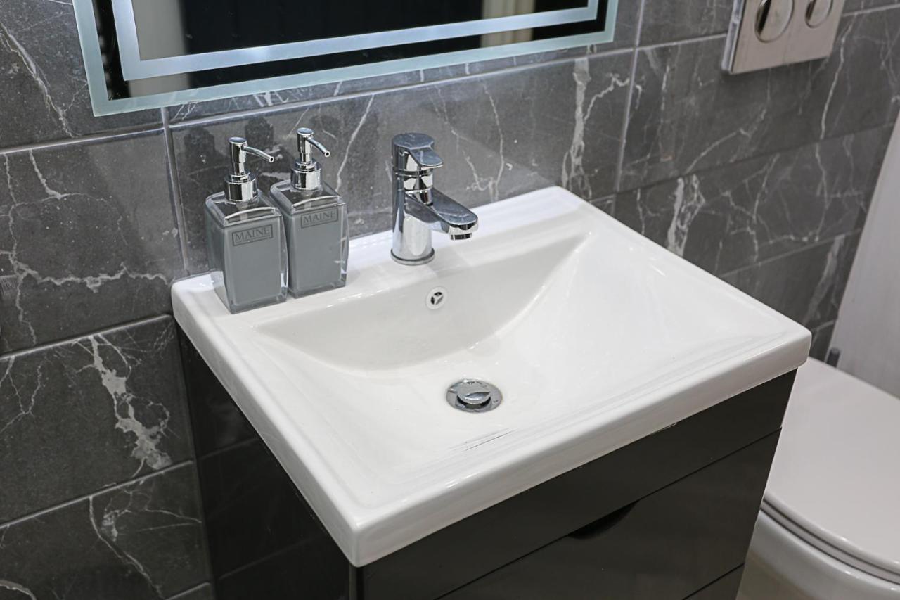 No1 Luxury Service Apartments เบลฟาสต์ ภายนอก รูปภาพ